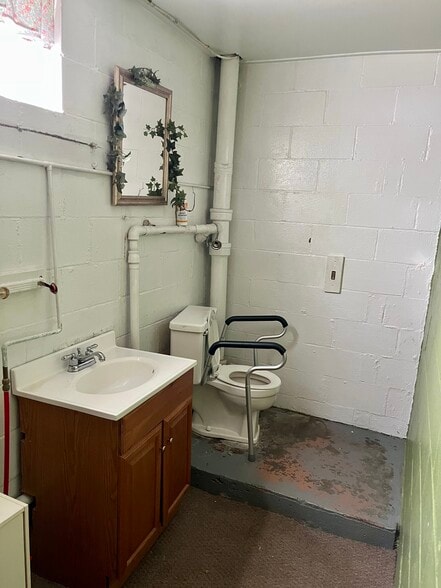 More Photos Of 365 Central Ct, Steubenville Religious Facility For Lease