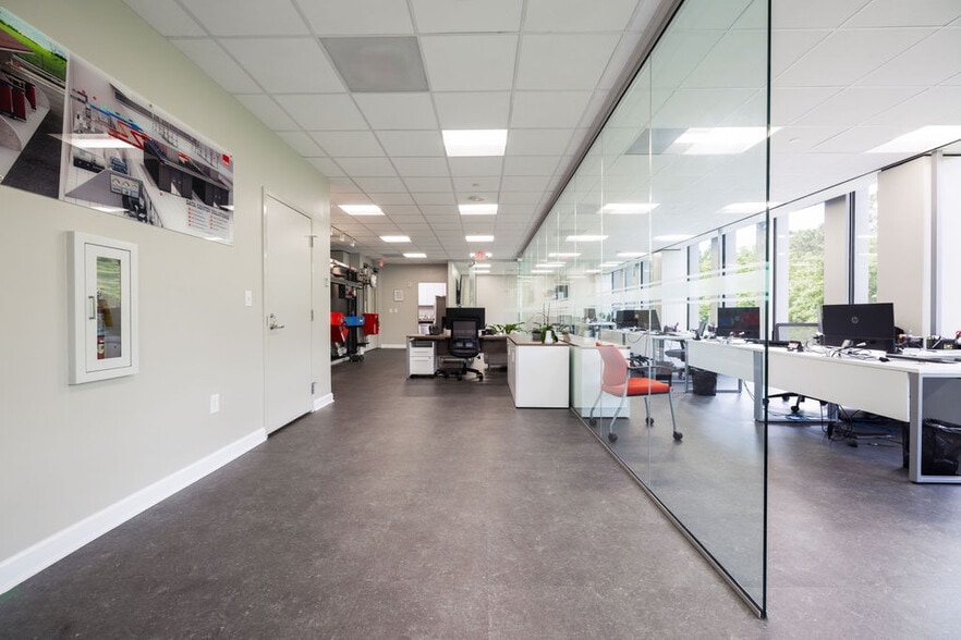 More Photos Of 56 Perimeter Ctr E, Atlanta Office For Lease