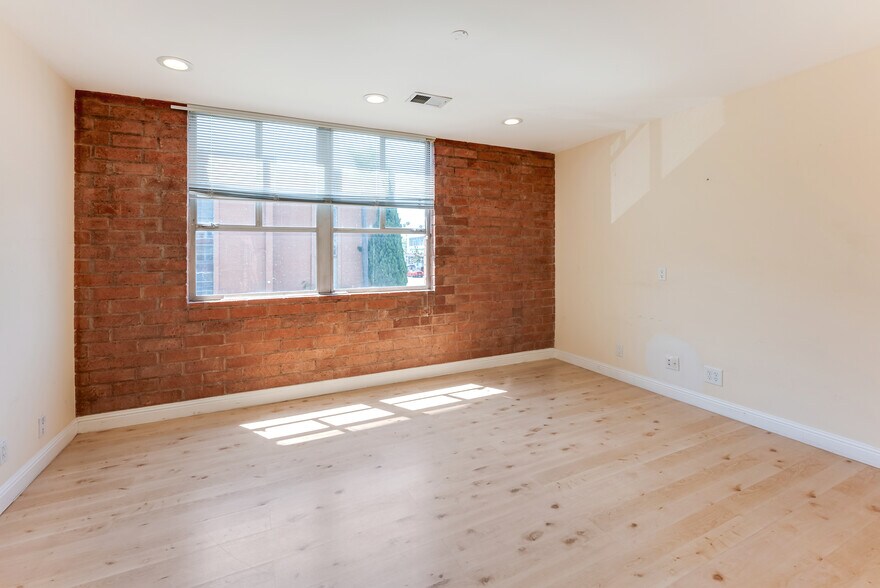 More Photos Of 9024 W Olympic Blvd, Beverly Hills Office For Lease