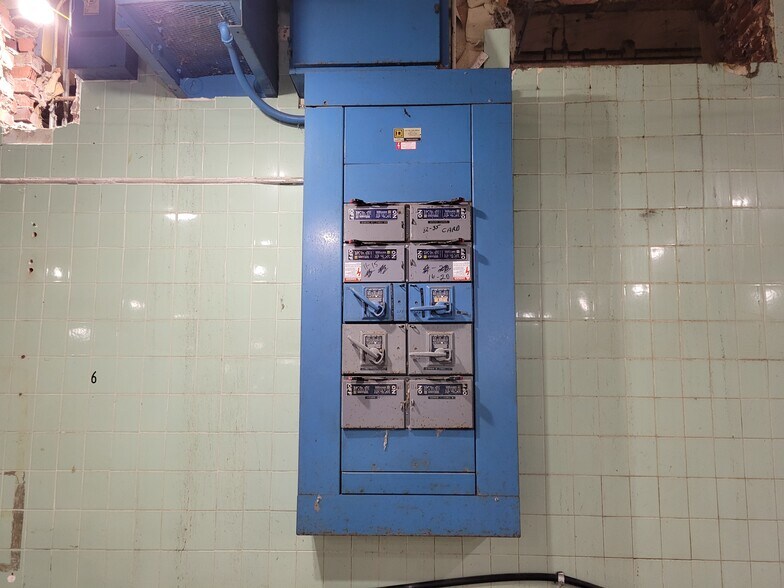 More Photos Of 501 N Mountain St, Cherryville Industrial For Sale