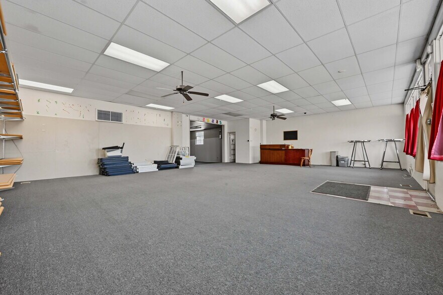 More Photos Of 3029 N Elizabeth St, Pueblo Freestanding For Sale