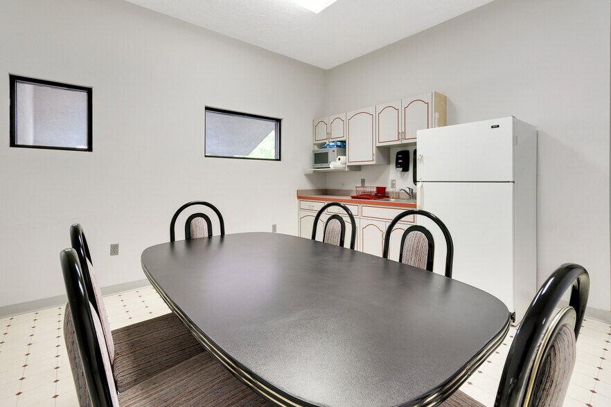 More Photos Of 3120 Collins Ferry Rd, Morgantown Medical For Sale