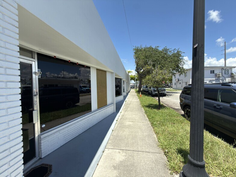 More Photos Of 601 S 21st Ave, Hollywood Flex For Sale