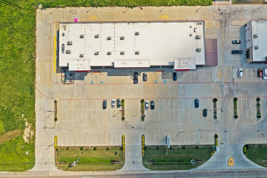 More Photos Of 16340 Wallisville Rd, Houston Unknown For Lease