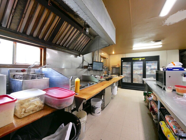 More Photos Of 56721 Ferry Landing Rd, Shadyside Shelter For Sale