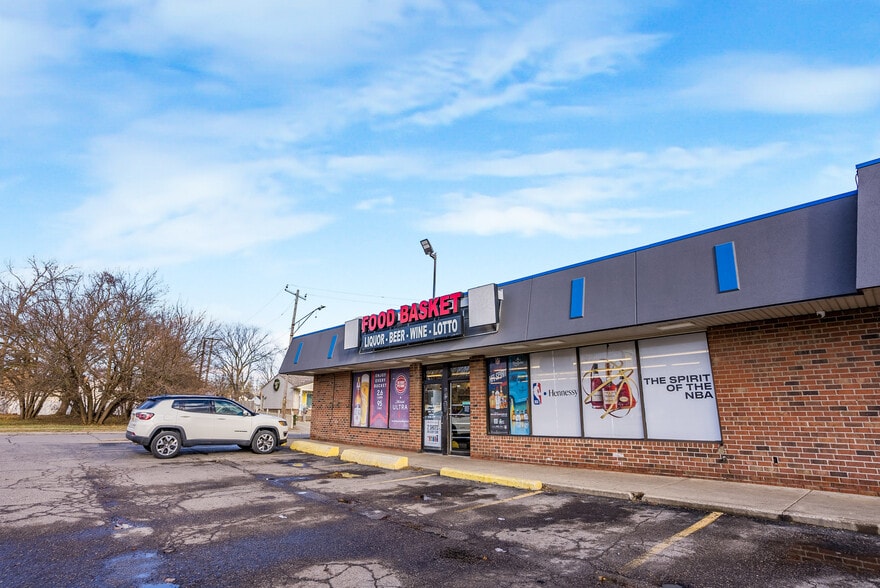 More Photos Of 5703-5727 S Wayne Rd, Wayne Storefront For Sale