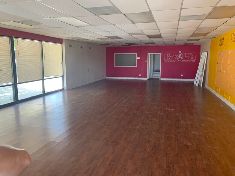 Primary Photo Of 18902-18932 Soledad Canyon Rd, Canyon Country Unknown For Lease