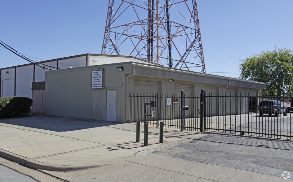 Primary Photo Of 512 W Prairie St, Arlington Service For Lease