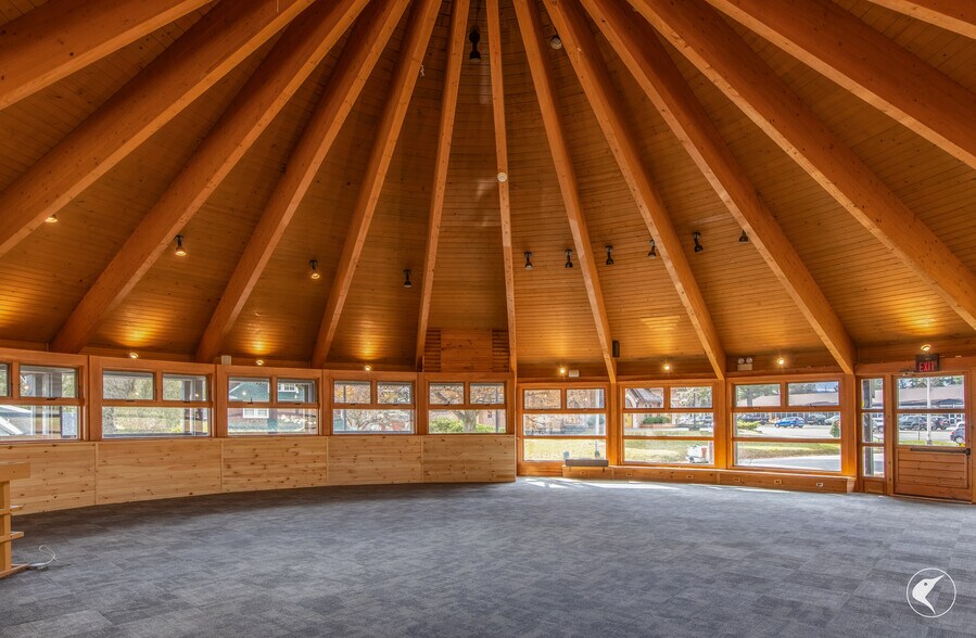 More Photos Of 2345 Saranac Ave, Lake Placid Flex For Sale