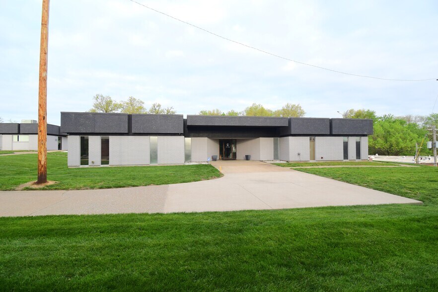 More Photos Of 1708 Jefferson Ave, Mount Vernon Office For Sale