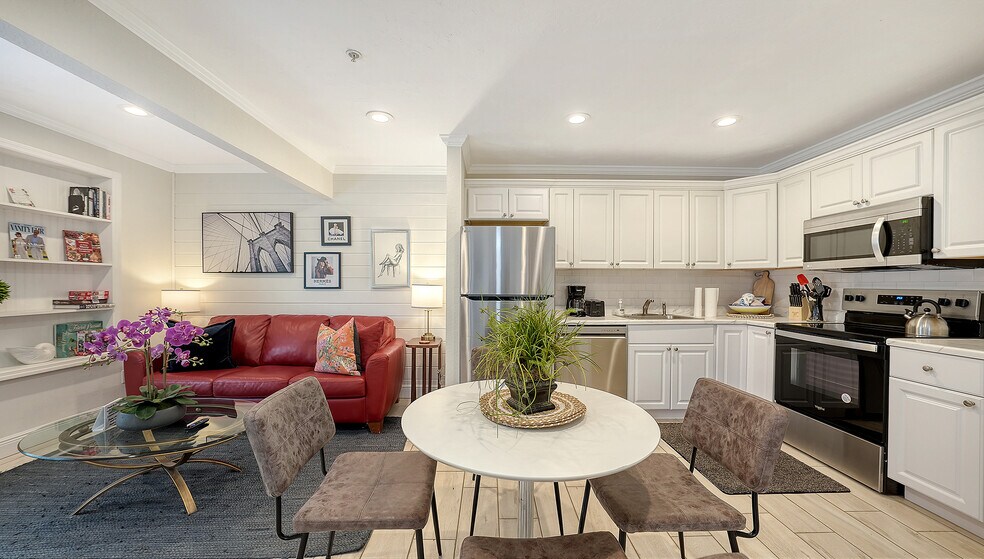 More Photos Of 5610 AVENIDA DEL MARE, Sarasota Specialty For Sale