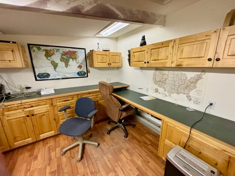 More Photos Of 412 E Railroad Ave N, Manhattan Warehouse For Sale