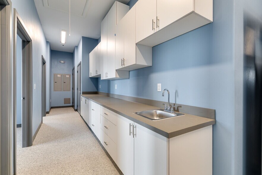 More Photos Of 3305 NW 192nd St, Edmond Healthcare For Sale