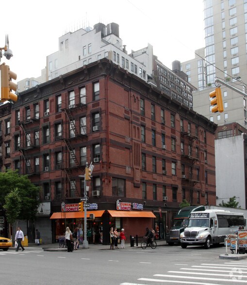 Primary Photo Of 484 Ninth Ave, New York Apartments For Lease