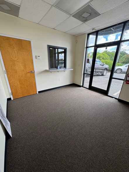 More Photos Of 5647 Brookshire Blvd, Charlotte Freestanding For Lease