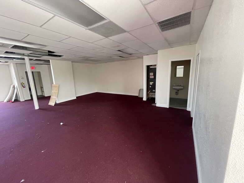 More Photos Of 2150 NW 21st St, Miami Office For Lease