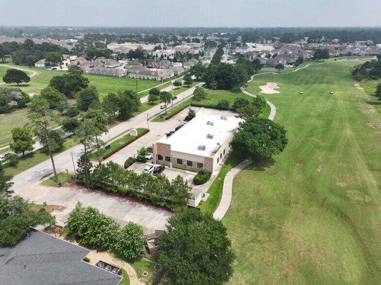 More Photos Of 19059 Champion Forest Dr, Spring Storefront Retail Office For Lease