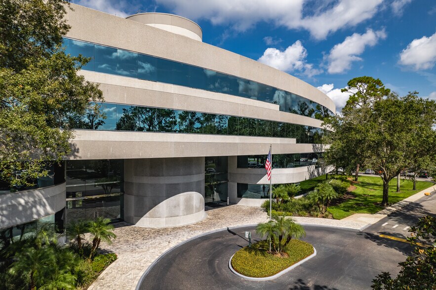 More Photos Of 601 S Lake Destiny Rd, Maitland Unknown For Lease