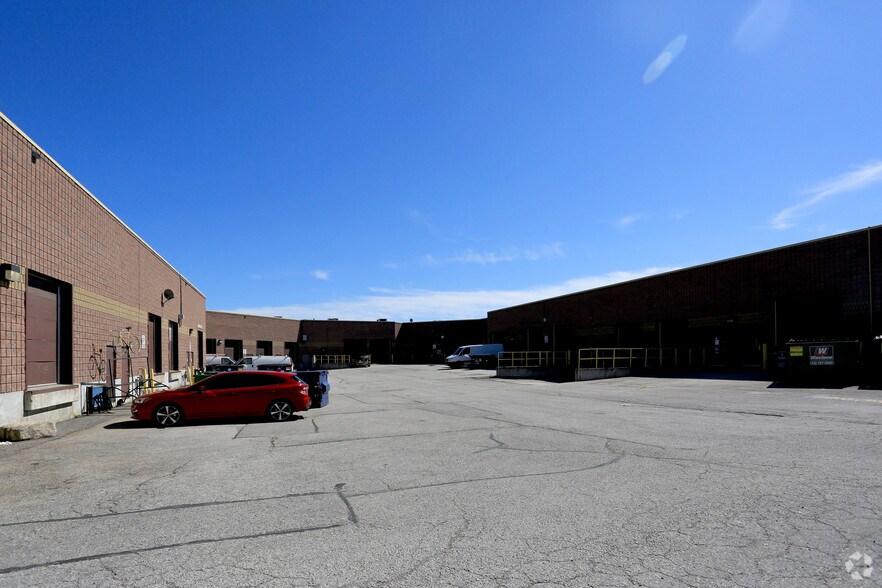 More Photos Of 1050 Brock Rd, Pickering Storefront For Lease