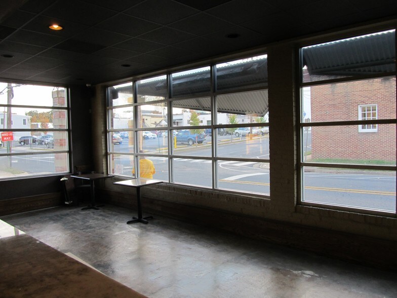 More Photos Of 1101 Sophia St, Fredericksburg Restaurant For Lease
