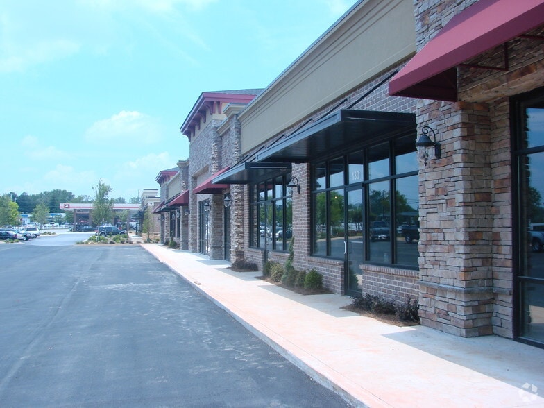 More Photos Of 30 E Crossville Rd, Roswell Freestanding For Lease