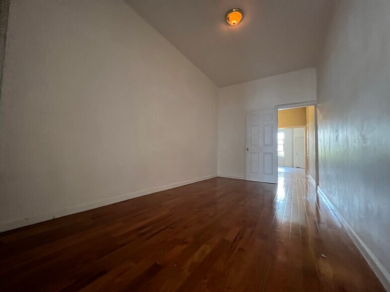 More Photos Of 349 Grove St, Brooklyn Apartments For Sale