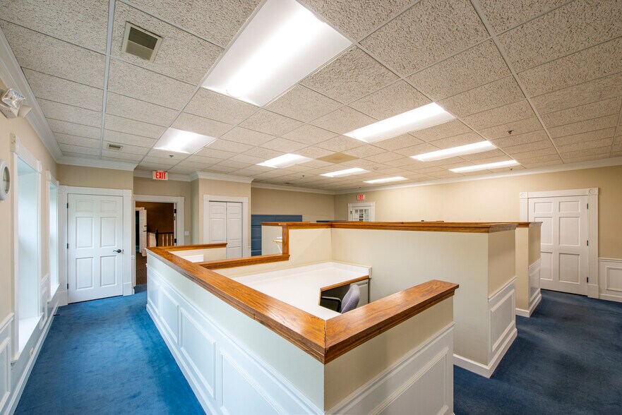 Primary Photo Of 3880 Salem Lake Dr, Long Grove Office For Lease