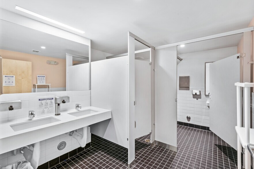More Photos Of 4201 NW 2nd Ave, Miami Office For Lease