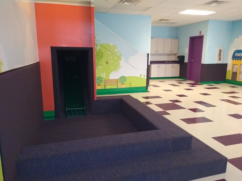 More Photos Of 7560 Sawmill Pky, Powell Daycare Center For Sale