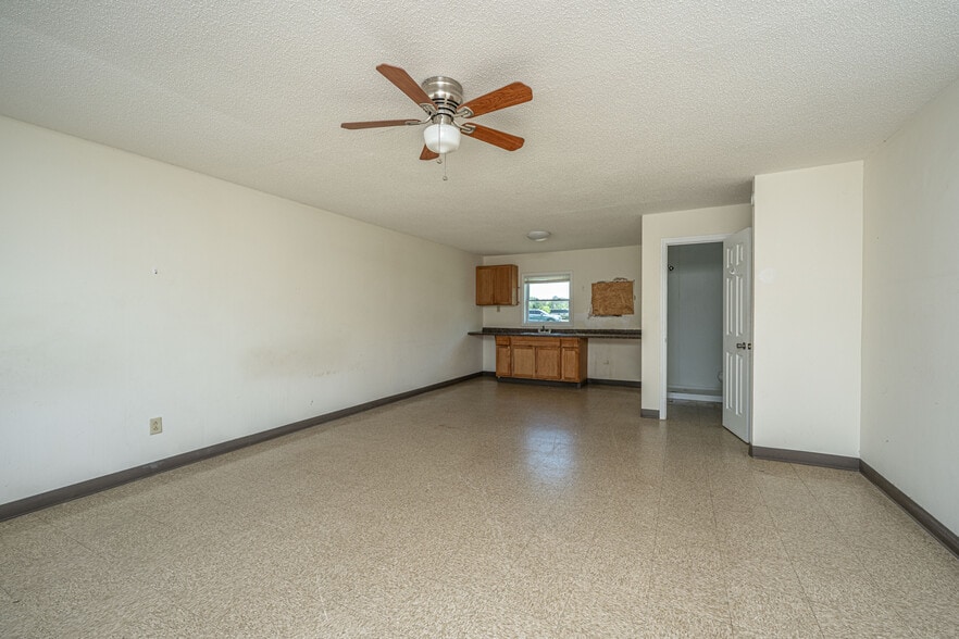 More Photos Of 1058 Edgewater Rd, Pineville Hotel For Sale