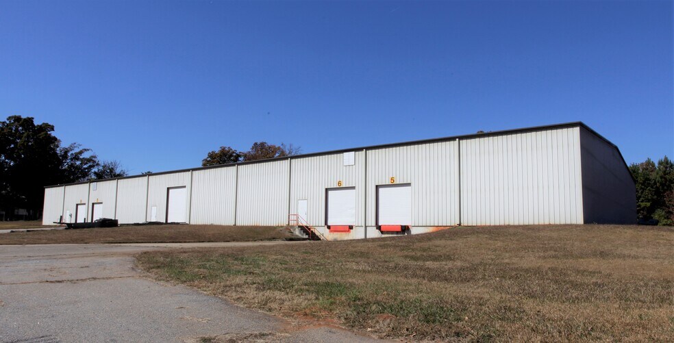 More Photos Of 208 Old Fork Shoals Rd, Greenville Warehouse For Lease