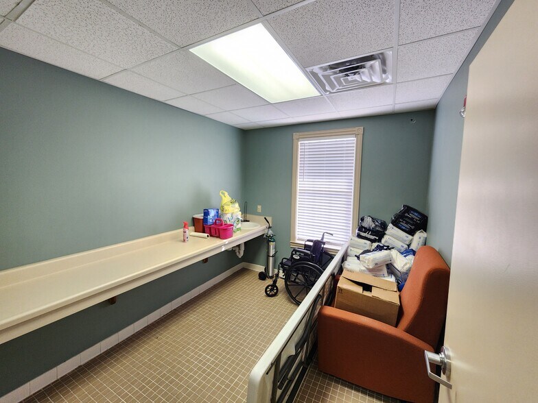 More Photos Of 57 Martin Luther King Dr, Reynolds Medical For Sale