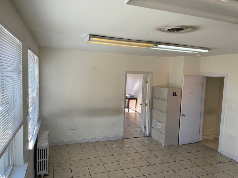 More Photos Of 2010-2012 Rhode Island Ave NE, Washington Storefront Retail Office For Lease