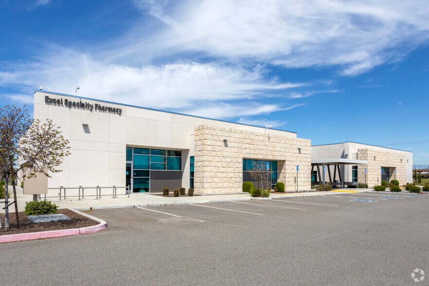 More Photos Of 604 N Magnolia Ave, Clovis Medical For Lease