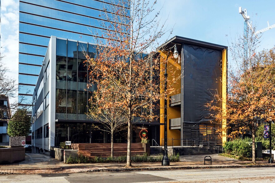 More Photos Of 1372 Peachtree St NE, Atlanta Coworking Space