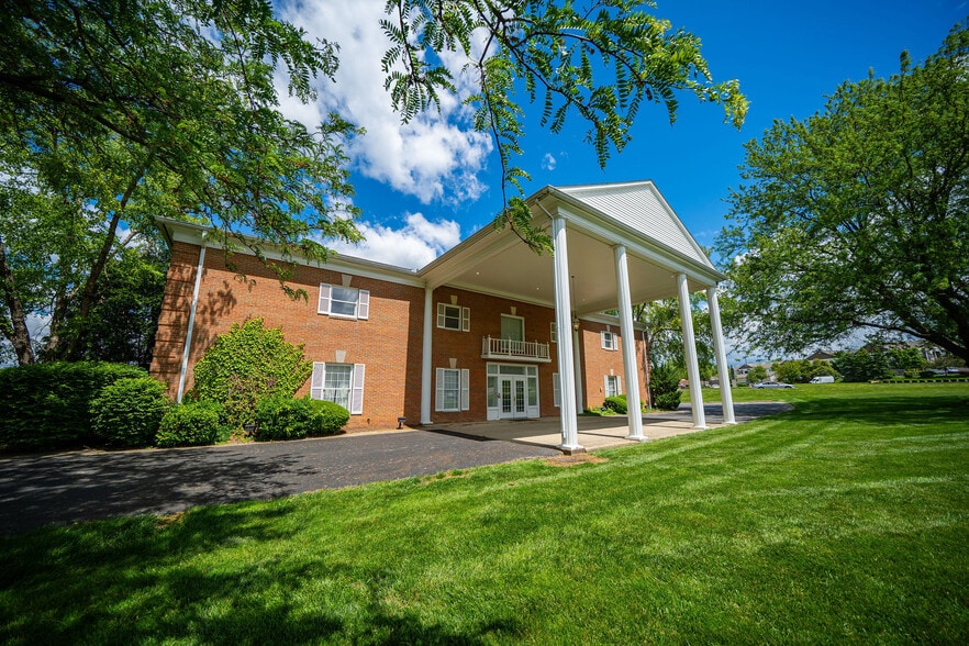 More Photos Of 2990 Bethel Rd, Columbus Funeral Home For Sale
