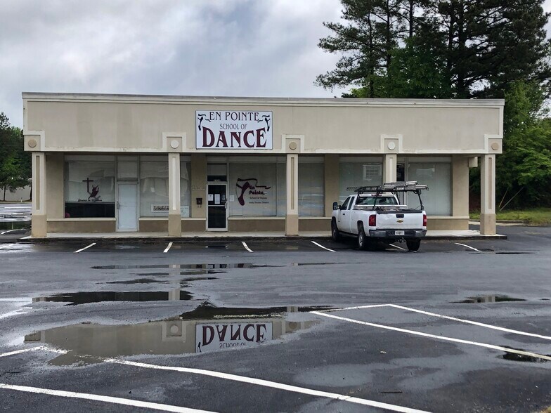 More Photos Of 5265 Lawrenceville Hwy NW, Lilburn Storefront For Lease