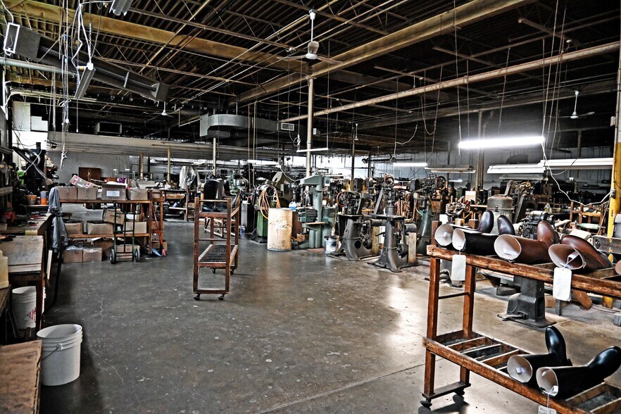 More Photos Of 3614 Martha St, Omaha Manufacturing For Sale