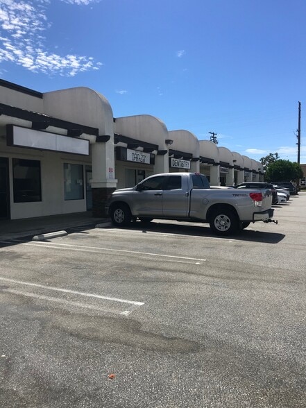 More Photos Of 18200-18216 S Western Ave, Gardena Unknown For Lease