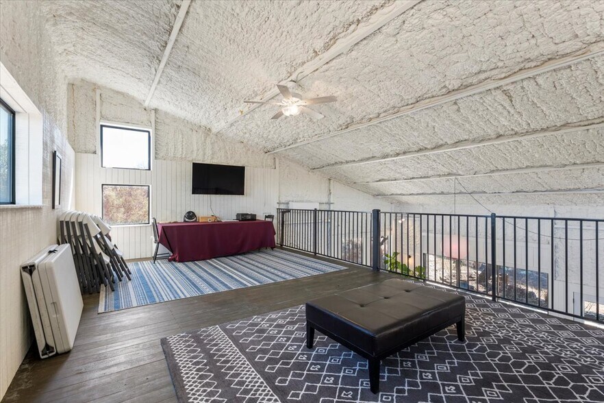 More Photos Of 272 Rocky Road, Johnson City Specialty For Sale