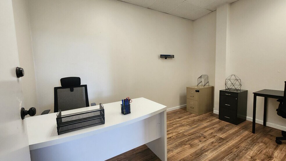 More Photos Of 4505 Allstate Dr, Riverside Office Residential For Sale