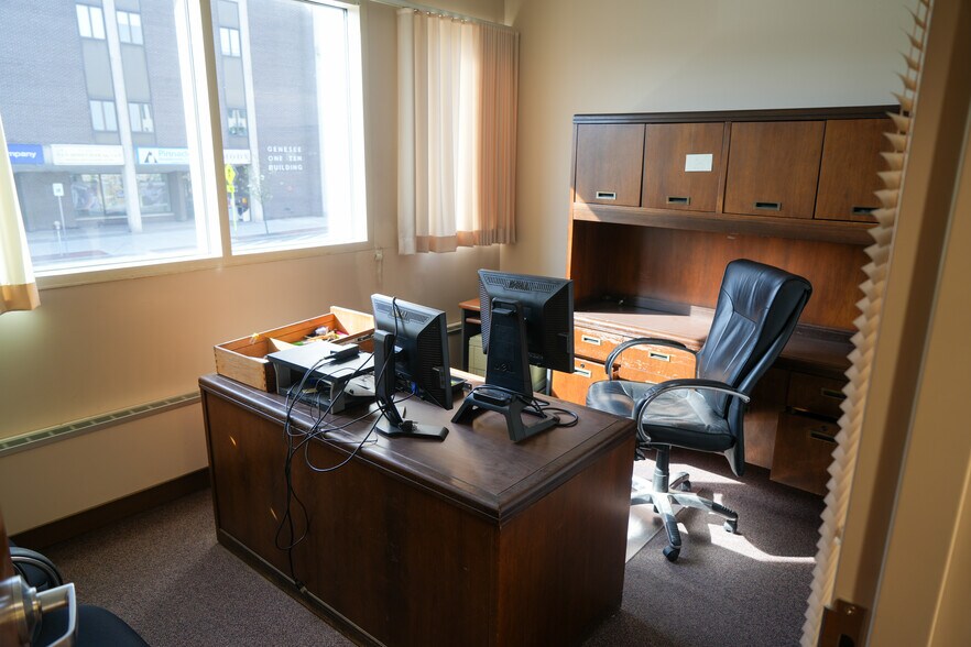 More Photos Of 115 Genesee St, Auburn Bank For Lease