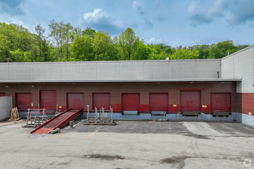 More Photos Of 1020-1060 Saw Mill Run Blvd W, Pittsburgh Warehouse For Sale