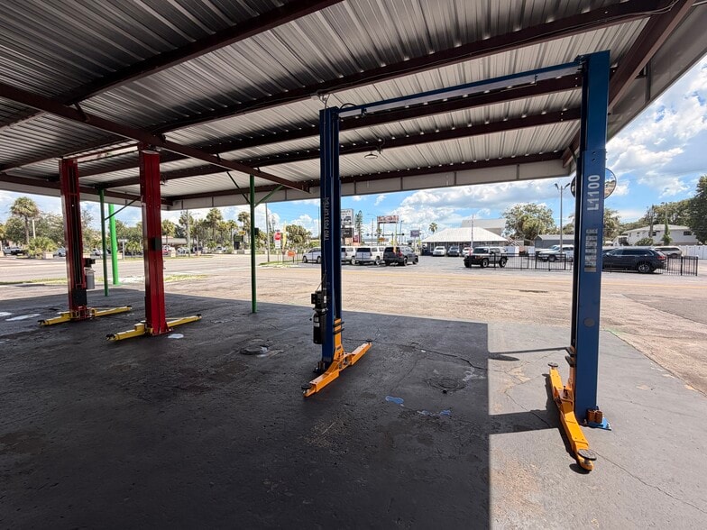 More Photos Of 5100 34th St N, Saint Petersburg Auto Repair For Sale