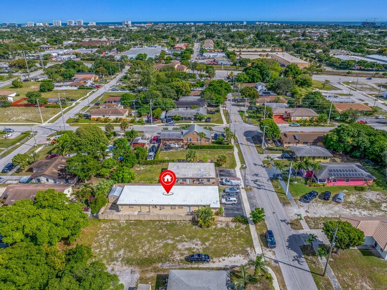 More Photos Of 223 SW 5th Ct, Deerfield Beach Multifamily For Sale