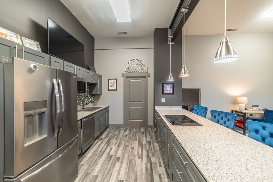 More Photos Of 333 N 9th St, Paducah Storefront Retail Residential For Sale