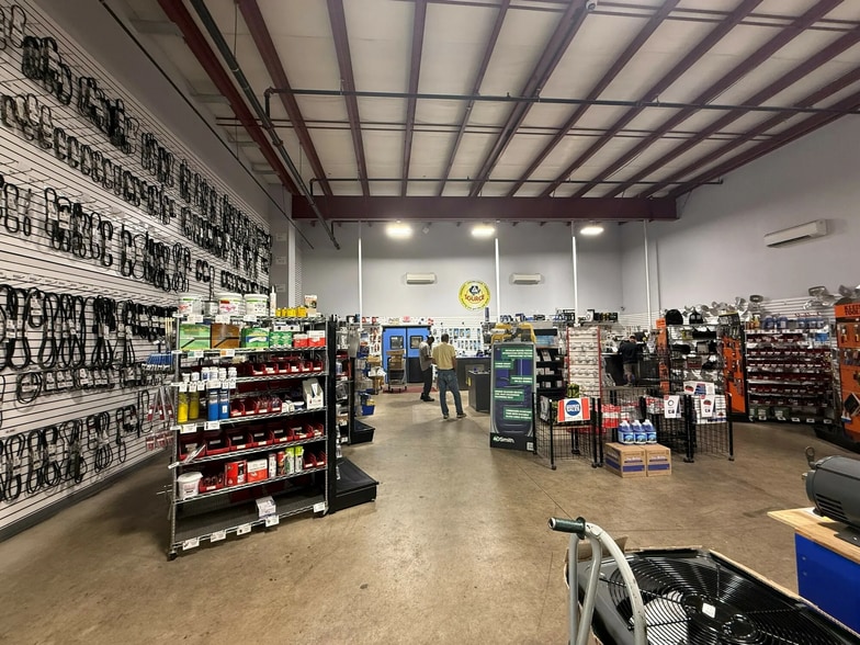 More Photos Of 7940 New Jersey Ave, Hammond Warehouse For Lease