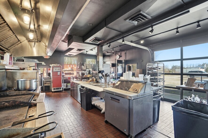 More Photos Of 1256 Columbus Rd, Granville Restaurant For Sale