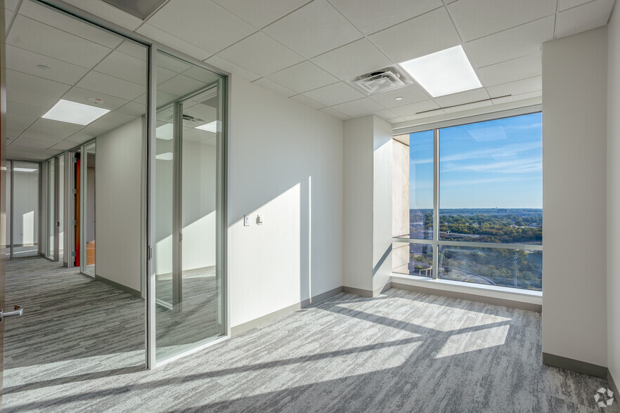 More Photos Of 12400 Coit Rd, Dallas Office For Lease
