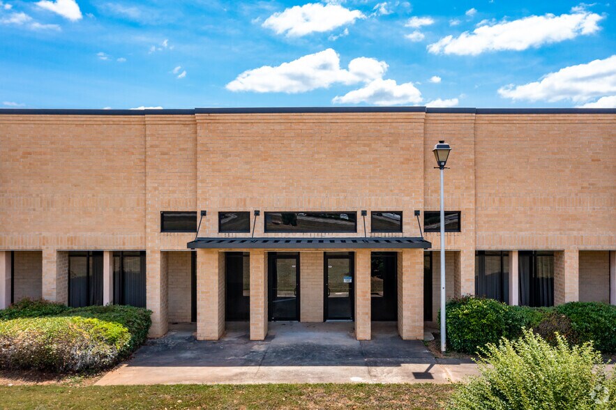 More Photos Of 385 Highway 155 South, McDonough Manufacturing For Lease